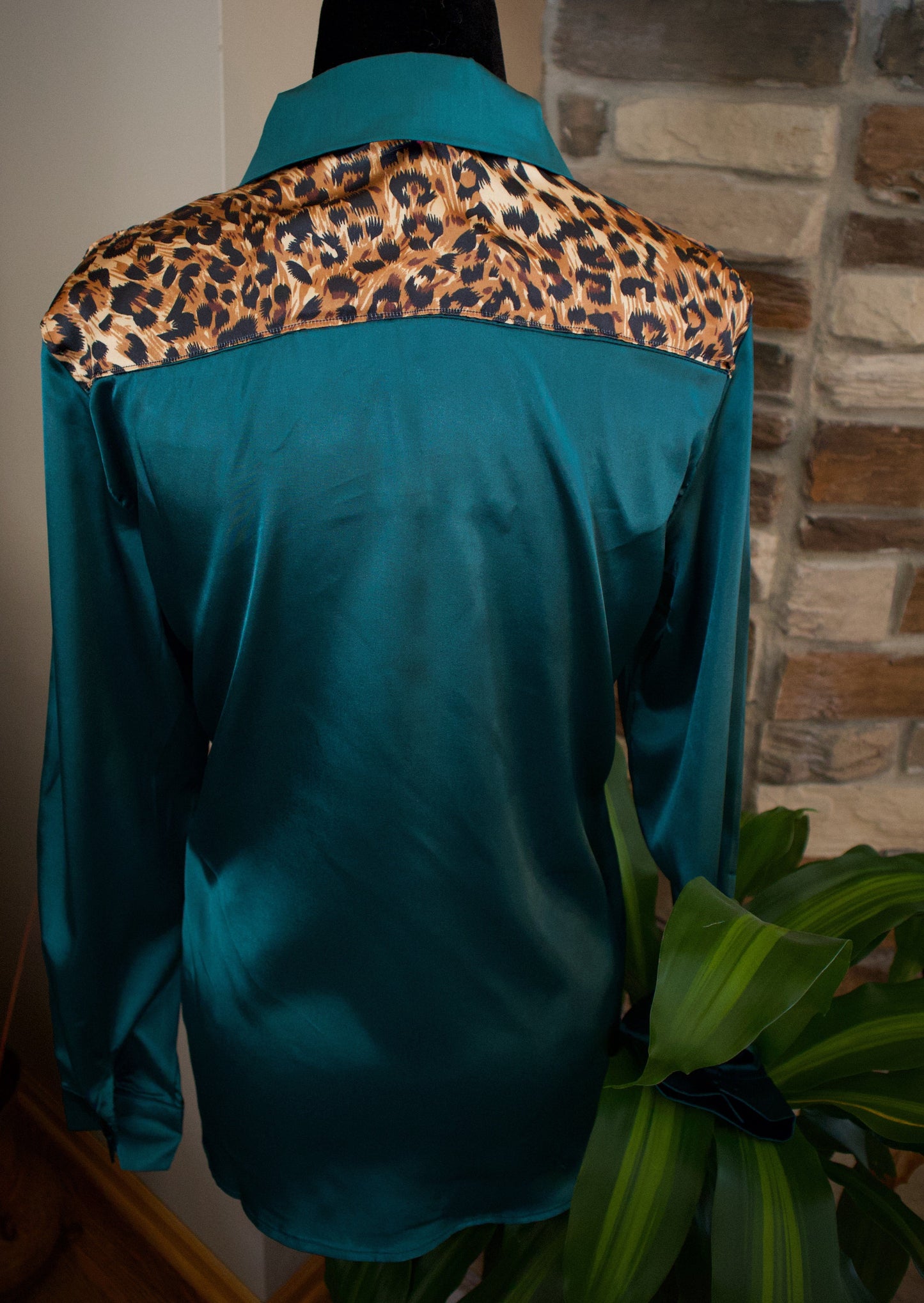 LEOPARD EMERALD SATIN RODEO SHIRT